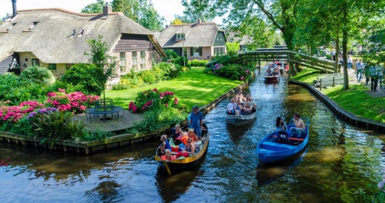 Desa Giethoorn Belanda